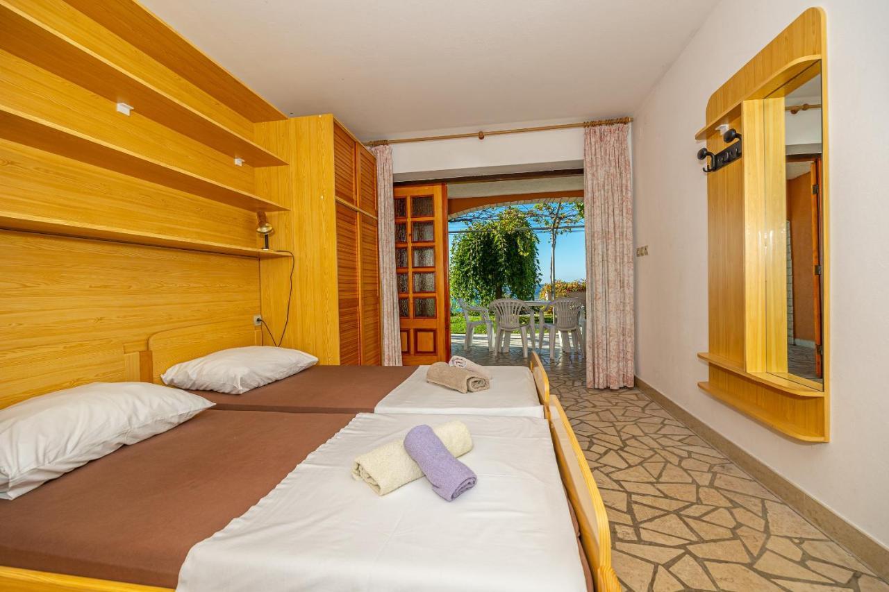 Apartments Francoise Crikvenica Extérieur photo